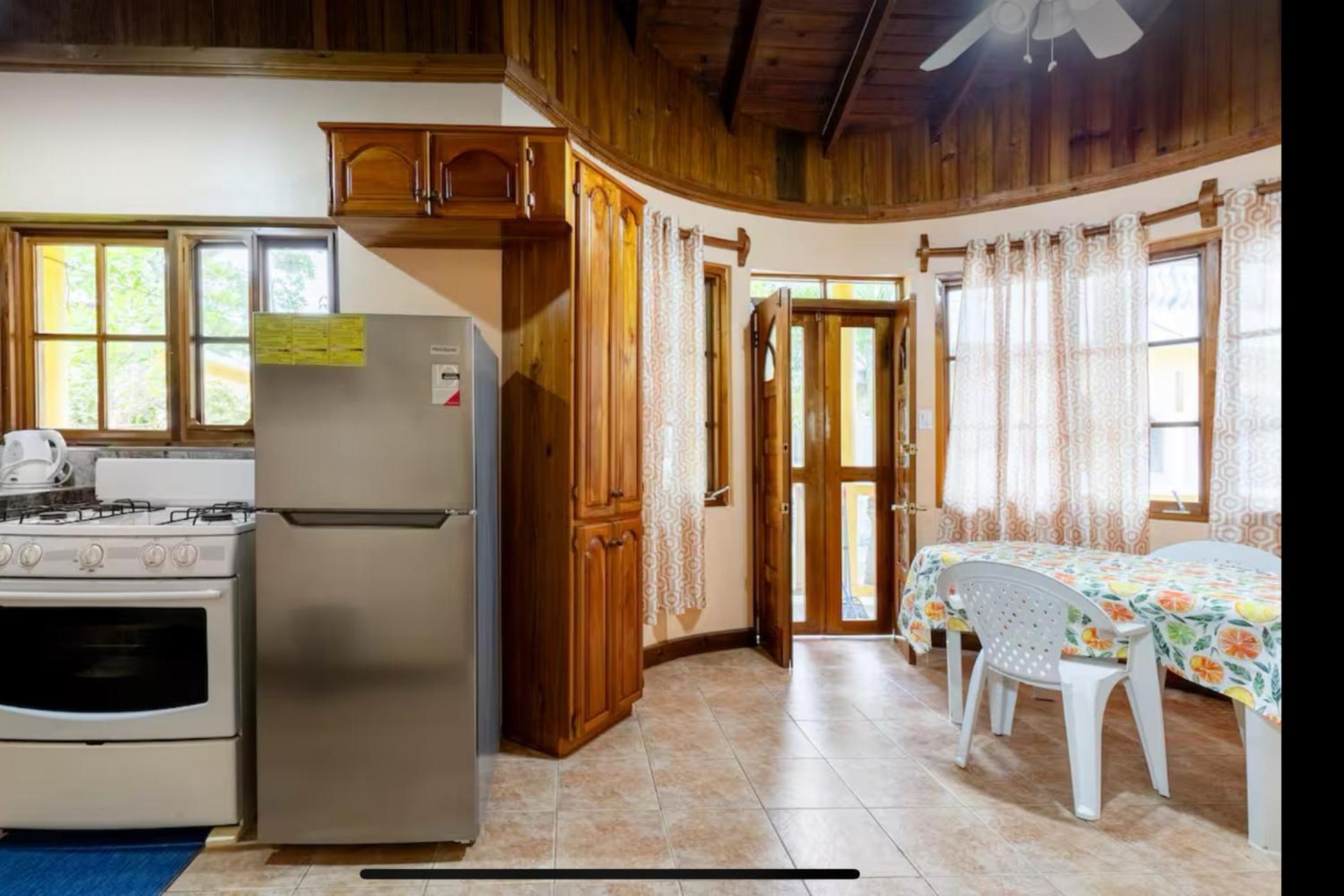 R&V Villa Негрил Екстериор снимка
